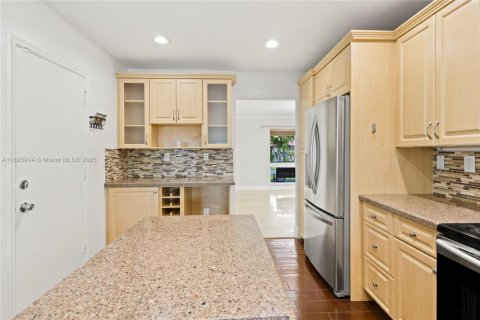 Villa ou maison à vendre à Plantation, Floride: 5 chambres, 246.84 m2 № 1949949 - photo 13