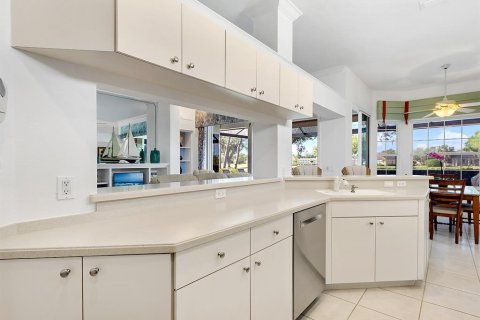 House in Bradenton, Florida 2 bedrooms, 184.97 sq.m. № 2237834 - photo 18