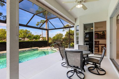 House in Bradenton, Florida 2 bedrooms, 184.97 sq.m. № 2237834 - photo 14
