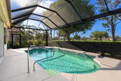 House in Bradenton, Florida 2 bedrooms, 184.97 sq.m. № 2237834 - photo 2