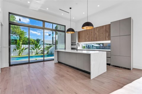 Villa ou maison à louer à Miami, Floride: 4 chambres № 1938177 - photo 14