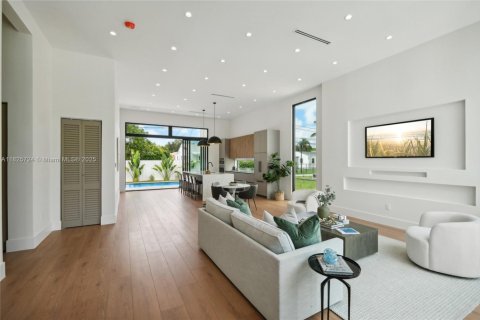 Casa en alquiler en Miami, Florida, 4 dormitorios № 1938177 - foto 27