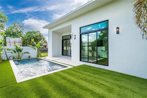 Casa en alquiler en Miami, Florida, 4 dormitorios № 1938177 - foto 7