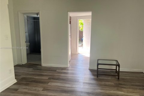 Propiedad comercial en venta en Miami, Florida, 283.44 m2 № 1996202 - foto 9