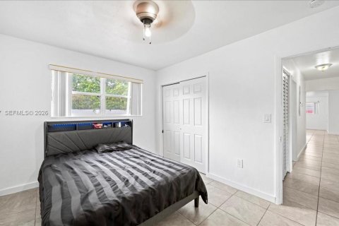 Купить виллу или дом в Майами-Гарденс, Флорида 3 спальни, 157м2, № 2000848 - фото 12