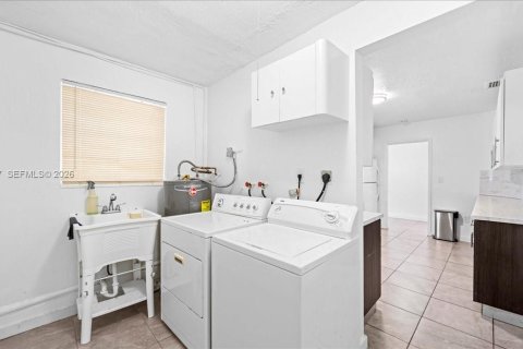 Купить виллу или дом в Майами-Гарденс, Флорида 3 спальни, 157м2, № 2000848 - фото 19