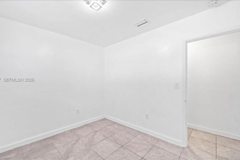 Купить виллу или дом в Майами-Гарденс, Флорида 3 спальни, 157м2, № 2000848 - фото 14