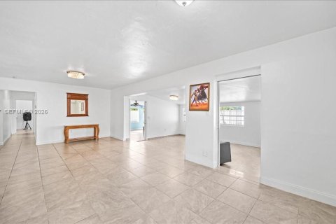 Купить виллу или дом в Майами-Гарденс, Флорида 3 спальни, 157м2, № 2000848 - фото 5