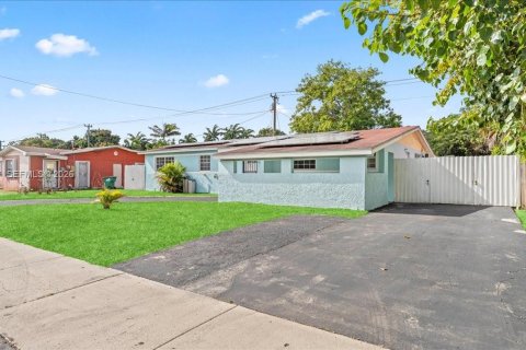 Купить виллу или дом в Майами-Гарденс, Флорида 3 спальни, 157м2, № 2000848 - фото 4