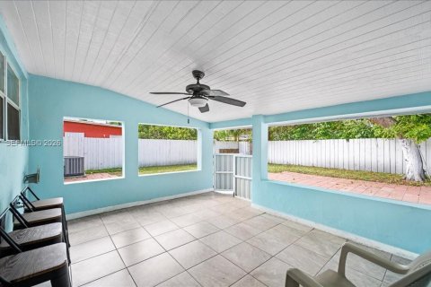 Купить виллу или дом в Майами-Гарденс, Флорида 3 спальни, 157м2, № 2000848 - фото 26