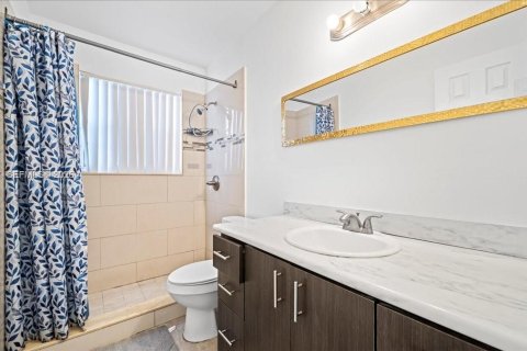 Купить виллу или дом в Майами-Гарденс, Флорида 3 спальни, 157м2, № 2000848 - фото 8