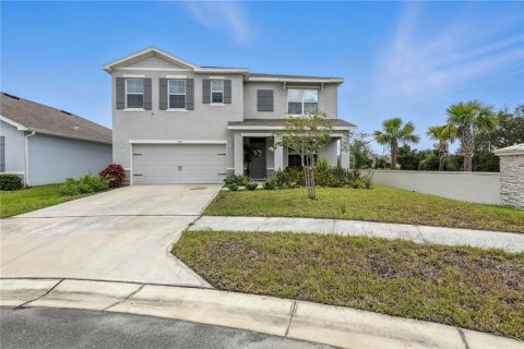 Casa en venta en Plant City, Florida, 5 dormitorios, 248.42 m2 № 1873618 - foto 1