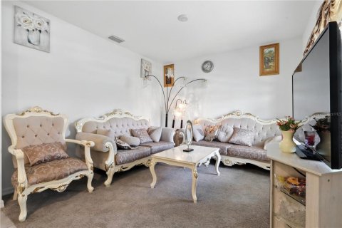 Casa en venta en Plant City, Florida, 5 dormitorios, 248.42 m2 № 1873618 - foto 13