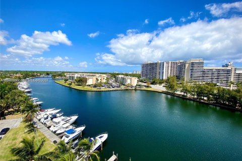 Condominio en venta en Hallandale Beach, Florida, 2 dormitorios, 105.44 m2 № 2003947 - foto 6