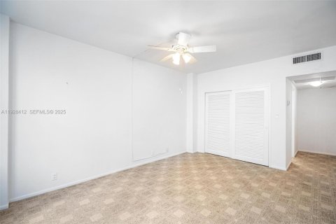 Купить кондоминиум в Майами-Бич, Флорида 2 спальни, 105.35м2, № 1986923 - фото 8