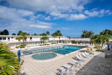 Купить кондоминиум в Майами-Бич, Флорида 2 спальни, 105.35м2, № 1986923 - фото 18