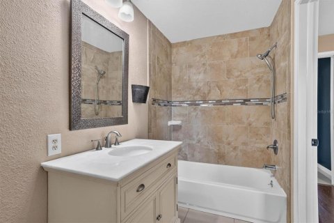 Villa ou maison à vendre à Zephyrhills, Floride: 2 chambres, 134.52 m2 № 2429320 - photo 21