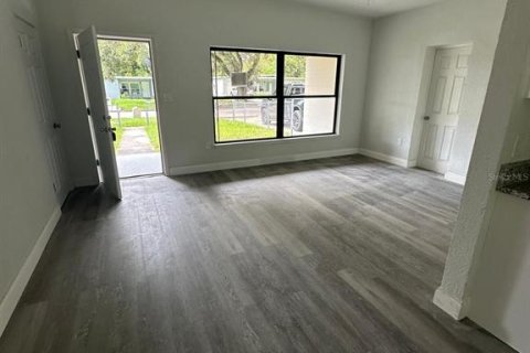 House in Orlando, Florida 4 bedrooms, 94.3 sq.m. № 1819023 - photo 11