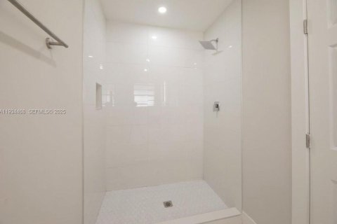Casa en venta en Fort Lauderdale, Florida, 3 dormitorios, 128.48 m2 № 1992571 - foto 21