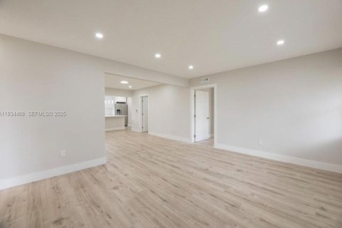 Casa en venta en Fort Lauderdale, Florida, 3 dormitorios, 128.48 m2 № 1992571 - foto 20