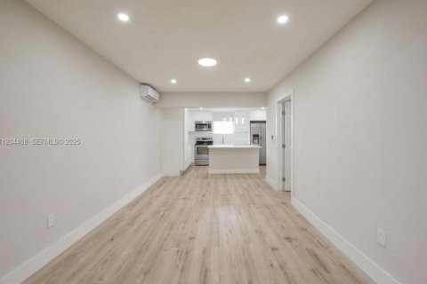 Casa en venta en Fort Lauderdale, Florida, 3 dormitorios, 128.48 m2 № 1992571 - foto 18