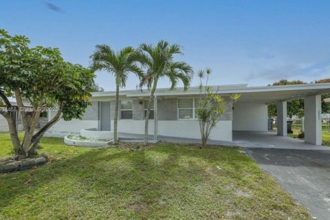 Casa en venta en Fort Lauderdale, Florida, 3 dormitorios, 128.48 m2 № 1992571 - foto 2