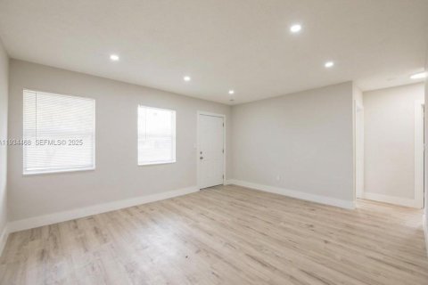 Casa en venta en Fort Lauderdale, Florida, 3 dormitorios, 128.48 m2 № 1992571 - foto 16