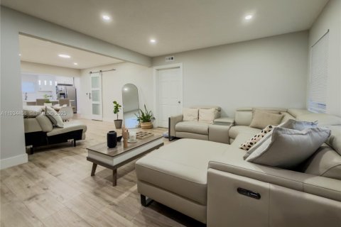 Casa en venta en Fort Lauderdale, Florida, 3 dormitorios, 128.48 m2 № 1992571 - foto 12