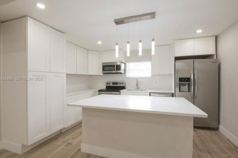 Casa en venta en Fort Lauderdale, Florida, 3 dormitorios, 128.48 m2 № 1992571 - foto 8