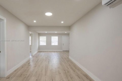 Casa en venta en Fort Lauderdale, Florida, 3 dormitorios, 128.48 m2 № 1992571 - foto 19