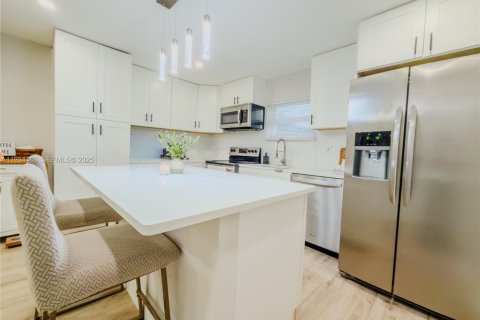 Casa en venta en Fort Lauderdale, Florida, 3 dormitorios, 128.48 m2 № 1992571 - foto 6