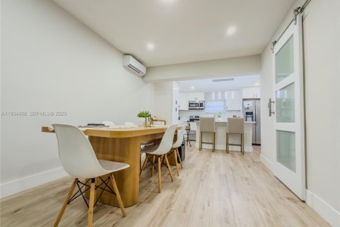 Casa en venta en Fort Lauderdale, Florida, 3 dormitorios, 128.48 m2 № 1992571 - foto 11