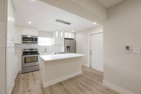 Casa en venta en Fort Lauderdale, Florida, 3 dormitorios, 128.48 m2 № 1992571 - foto 10