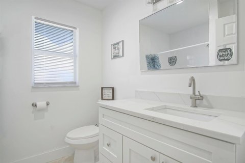 House in Port St. Lucie, Florida 4 bedrooms, 191.84 sq.m. № 2190890 - photo 21