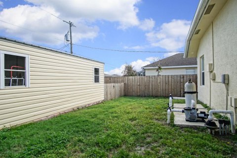 House in Port St. Lucie, Florida 4 bedrooms, 191.84 sq.m. № 2190890 - photo 30