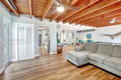 Купить виллу или дом в Хайалиа, Флорида 3 спальни, 243.03м2, № 1740096 - фото 19