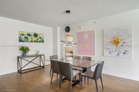 Condominio en alquiler en Hollywood, Florida, 2 dormitorios, 125.05 m2 № 2054163 - foto 3