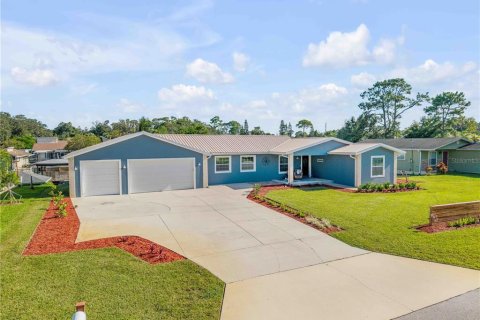 House in Edgewater, Florida 4 bedrooms, 280.01 sq.m. № 1910888 - photo 7