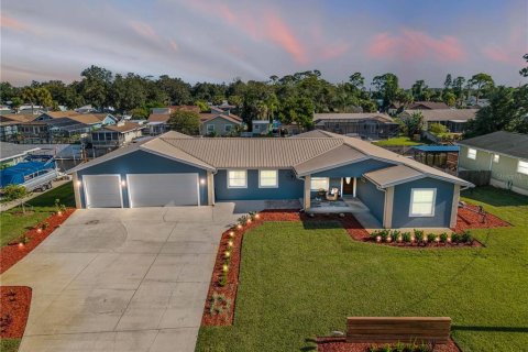 House in Edgewater, Florida 4 bedrooms, 280.01 sq.m. № 1910888 - photo 2