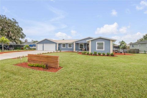 House in Edgewater, Florida 4 bedrooms, 280.01 sq.m. № 1910888 - photo 8