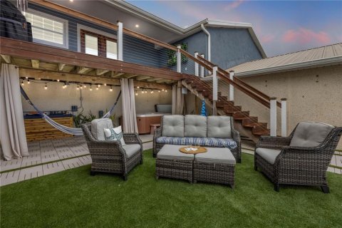 House in Edgewater, Florida 4 bedrooms, 280.01 sq.m. № 1910888 - photo 3