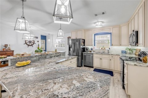 House in Edgewater, Florida 4 bedrooms, 280.01 sq.m. № 1910888 - photo 20