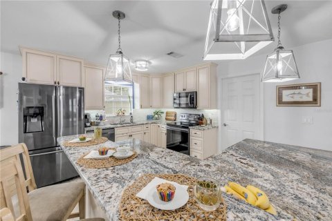House in Edgewater, Florida 4 bedrooms, 280.01 sq.m. № 1910888 - photo 19