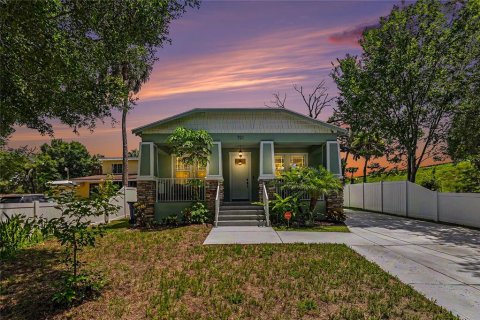 Villa ou maison à Tampa, Floride 3 chambres, 149.39 m2 № 2131311