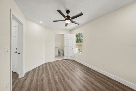 House in Tampa, Florida 3 bedrooms, 149.39 sq.m. № 2131311 - photo 24
