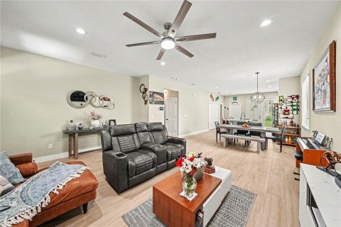 House in Tampa, Florida 3 bedrooms, 149.39 sq.m. № 2131311 - photo 7