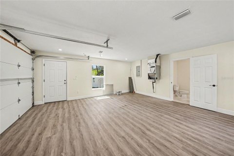 House in Tampa, Florida 3 bedrooms, 149.39 sq.m. № 2131311 - photo 28