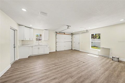 House in Tampa, Florida 3 bedrooms, 149.39 sq.m. № 2131311 - photo 27