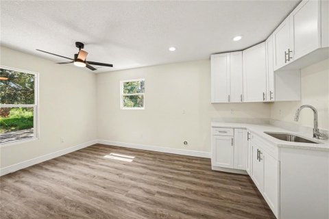 House in Tampa, Florida 3 bedrooms, 149.39 sq.m. № 2131311 - photo 21
