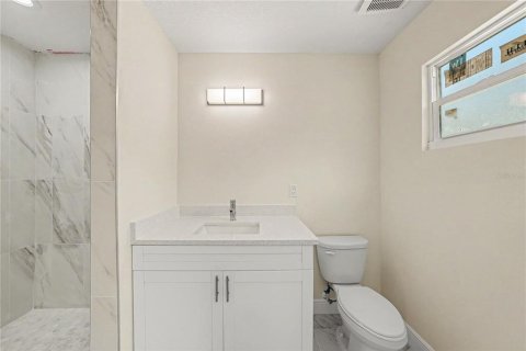 House in Tampa, Florida 3 bedrooms, 149.39 sq.m. № 2131311 - photo 25